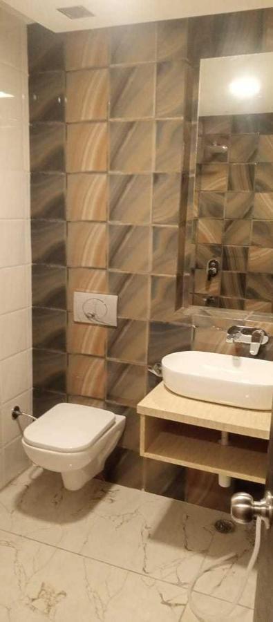 Oyo Mmc Hotel And Restaurant Meerut Extérieur photo